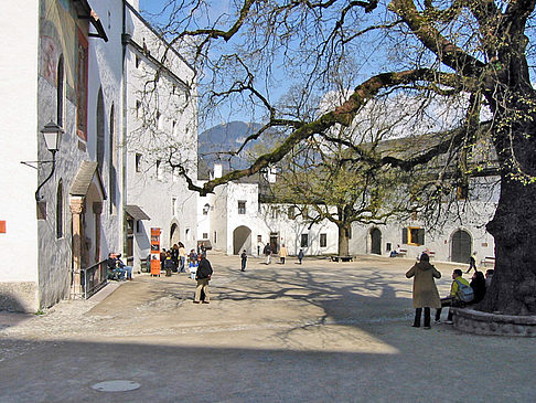 Auf dem Hofplatz der Festung Hohensalzburg